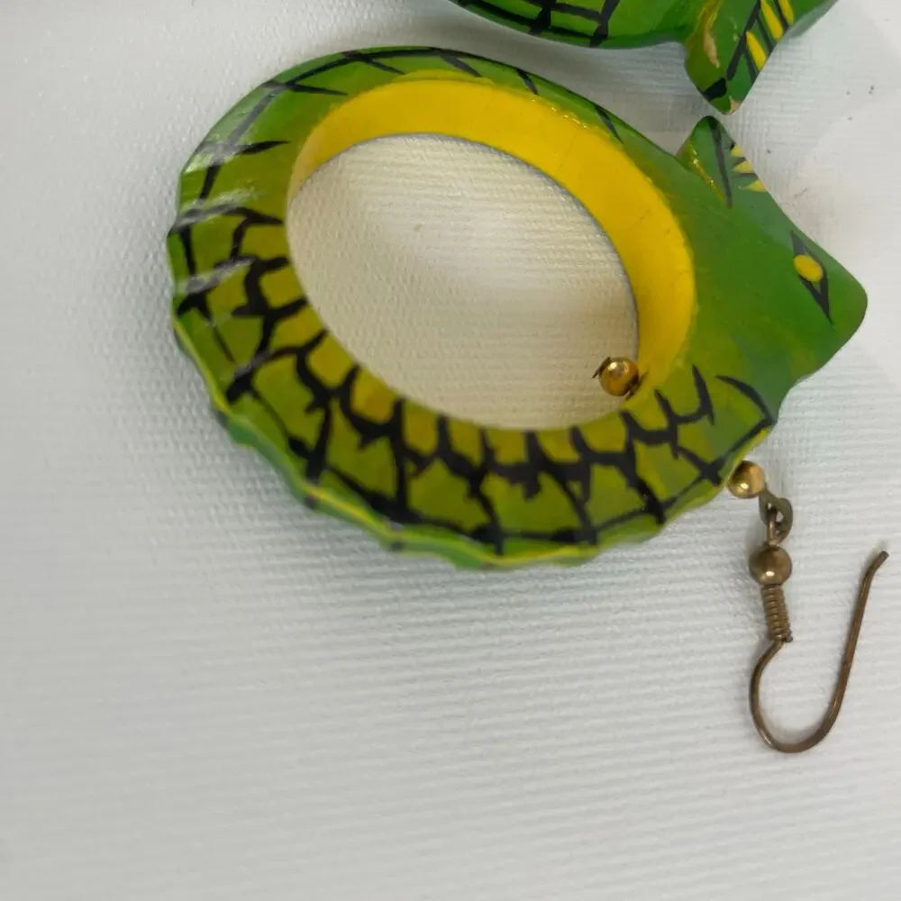 Wood Carved Painted Alligator Earrings 2"x1.75" Round Green Yellow Black Unique - Picture 3 of 7